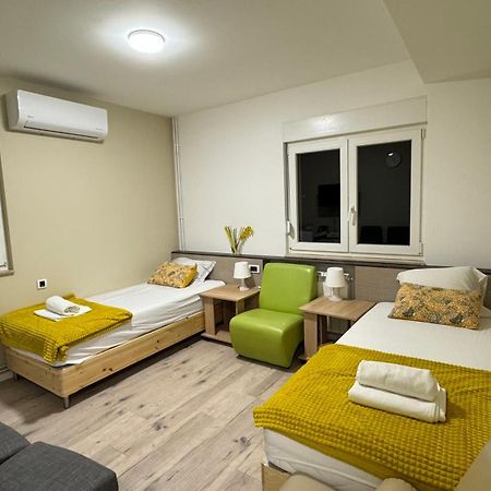 AVIATOR APARTMENTS NIKOLA TESLA Belgrade Surčin Exterior foto