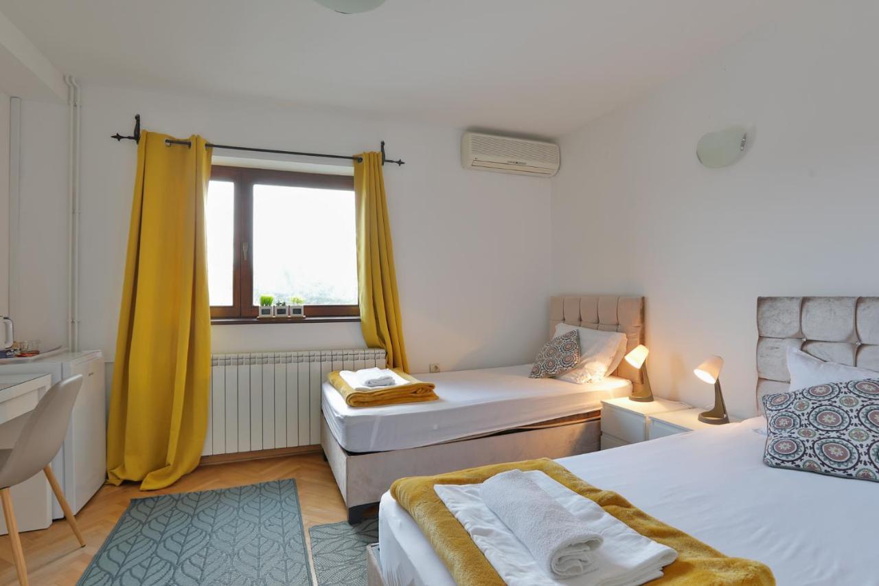 AVIATOR APARTMENTS NIKOLA TESLA Belgrade Surčin Exterior foto