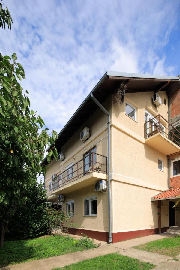 AVIATOR APARTMENTS NIKOLA TESLA Belgrade Surčin Exterior foto